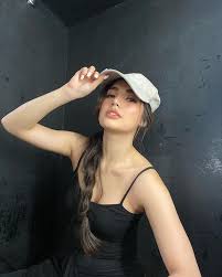 She was one of the members of girltrends, a female dance gro. Jane De Leon Celebsph