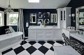 Bunlardan bir tanesi de banyo mobilyalarınızın tarzı ve rengidir. Siyah Beyaz Banyo Dekorasyonu Icin 19 Fikir Dekordiyon Siyah Beyaz Banyo Beyaz Banyo Fikirleri Urun Tasarimi