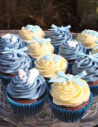 It's elegant for any party, but extra sweet as a baby shower cake idea for girls. Easy Baby Shower Cupcakes Boy Novocom Top