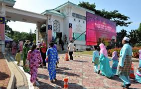 The memoirs of tun dr mahathir mohamad (petaling. Tun Dr Mahathir Will Be Hosting The Govt S Hari Raya Open House This 15 June News Rojak Daily