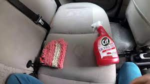 Derinlemesine koltuk yıkama ise yalnızca profesyonel firmalar tarafından yapılmalıdır. Arac Koltuk Dosemesi Lekesi Temizleme 2 Video Cif Ile Temizlik Youtube