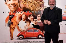 Yerli komedi filmi babamın ceketi filmini sitemizden tek parça olarak izleyebilirsiniz. Babamin Ceketi 2018