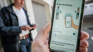 Open the app and click on the three dots at the top right hand of your screen. Was Sie Uber Die Corona Warn App Wissen Mussen Rbb24