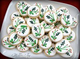 Baking christmas wreath cookies are a great way to kick off the holiday season. Mod Holly Berry Cookies For Christmas Iced Christmas Cookies Christmas Sugar Cookies Christmas Cookies Decorated