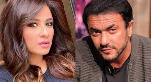 وبدأت الفنانة ياسمين عبد العزيز مشوارها الفني بتقديم الإعلانات في سن الثانية عشرة من عمرها عن طريق إحدى صديقات والدتها التي تدير شركة لإنتاج الإعلانات، وبعد ذلك رشحت للتمثيل في مسلسل امرأة من زمن الحب الذي حققت خلاله النجاح ولفتت الأنظار لها؟ Ø®Ø§Øµ Ø§Ù„ÙÙ† Ù‡Ù„ Ø£Ø®ÙØª ÙŠØ§Ø³Ù…ÙŠÙ† Ø¹Ø¨Ø¯ Ø§Ù„Ø¹Ø²ÙŠØ² Ø²ÙˆØ§Ø¬Ù‡Ø§ Ù…Ù† Ø£Ø­Ù…Ø¯ Ø§Ù„Ø¹ÙˆØ¶ÙŠ Ù…Ù†Ø° Ø¹Ø§Ù…