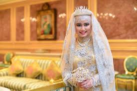 Brunei S Sultan S Daughter Marries Gothic Wedding Dress Muslim Wedding Dresses Royal Wedding Gowns