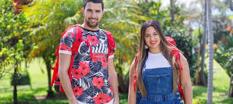 Le tournage de la 14e saison de pékin express débutait le 5 mars 2020, stéphane rotenberg et les candidats étaient loin d'imaginer qu'une. Pekin Express 2019 Le Couple De Jeunes Maries Lydia Et Mounir A Rompu Mce Tv