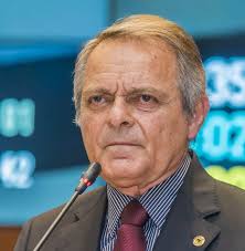 Após apoiar Lobão, Alan Linhares tenta se aproximar de Flávio Dino