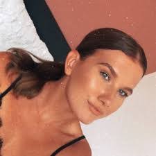 Adele Whitehead's Instagram, Twitter & Facebook