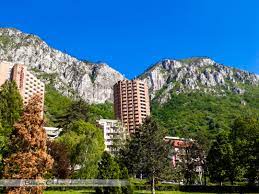On this page you can find the current local time in baile herculane, romania. BÄƒile Herculane È™i Muntele