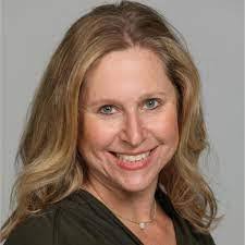 Stephanie Fradin's Instagram, Twitter & Facebook