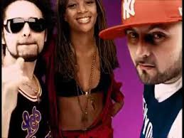 Mi Porti Su by Big Fish feat. Esa and Kelly Joyce