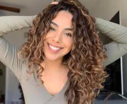 Recommendations for curly hair experience hairdressers