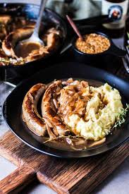 When it reaches boiling point, turn down the heat— this way, the dish will taste better! Beer Braised Brats With Onions Recipe Video Craft Beering