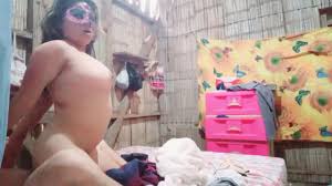 Приезжает в гости на ранчо, где я живу... Мы замерзли, и у нас был грубый  секс