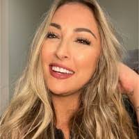 Amanda Ballou's Instagram, Twitter & Facebook