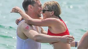 Who was taylor swift's boyfriend at the met gala? Taylor Swift And Tom Hiddleston Reportedly Split Video Abc News