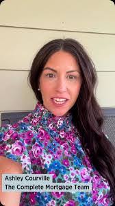 Ashley Scoville's Instagram, Twitter & Facebook