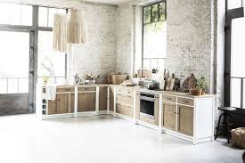 Grande Cuisine Blanche Et Bois Style Bord De Mer Meuble Bas Cuisine Meuble Cuisine Meuble Bois Massif