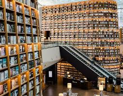 Starfield library is a massive library located inside a mall. Starfield Library Marca Corona
