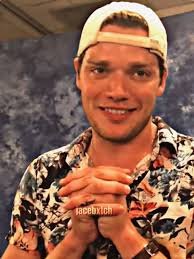 Dominic Sherwood Wins Shadowhunters Trend