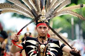 Sejarah asal usul suku dayak berasal dari suku wushe di formosan (taiwan) /no hoax. Suku Dayak Pesona Gadis Menawan Dari Pedalaman Hutan Borneo