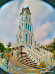 Tapi eko menolak dengan alasan film ini kerja bareng dengan pendakwah felix siauw. Jam Gadang Bukittinggi Bukiitinggi West Sumatra Indones Flickr