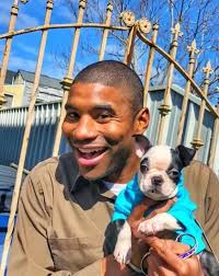 Kierowca UPS, który jeździ po nowym Orleanie i prawie codziennie poznaje  nowego przyjaciela