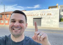 💪 It was awesome standing outside where the very first Gold's Gym was.  This little building is where Schwarzenegger launched his empire! I had to  go there after my speaking engagement in