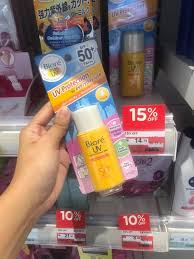 Antara sebab kulit berminyak ialah pori terbuka dan serum ni pulak dapat bantu tutup pori tu dan masalah kulit minyak tak ada lagi! Pilihan Sunblock Best Boleh Beli Di Outlet Kesihatan Ada Sebabnya Wajib Pakai Sebelum Keluar Rumah Maskulin