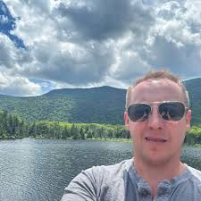 Who are reliable contractors for bathroom and laundry room renovation in  Strafford, NH?