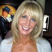 Kelly Schuman's Instagram, Twitter & Facebook