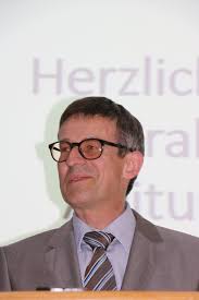 Abitur an der WKS: 13-mal stand eine 1 vor dem Komma Traumnote 1,2 für  Svenja Berger und Luisa Marie Failing „Heute spreche ich zu Ihnen, um  besonders die Leistungen zu würdigen, zu