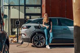 Maximize Electric Vehicle Range: 10 Tips & Tricks | Cardino