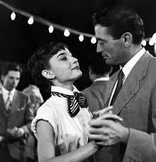25 Classic Movies You Must See Before You Die In 2020 Audrey Hepburn Movies Audrey Hepburn Roman Holiday Best Romantic Comedies
