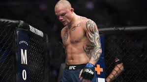 According to smith, he woke up at 4 a.m. Anthony Smith Details Crazy Fight With Home Intruder