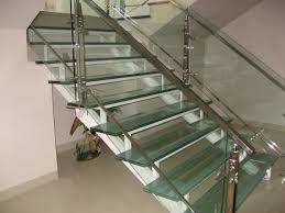 Baja nirkarat atau baja tahan karat atau lebih dikenal dengan stainless steel adalah material yang mengandung senyawa besi dan setidaknya 10,5% kromium untuk mencegah proses. Ingin Memasang Railing Kaca Ketahui Dulu 5 Hal Ini