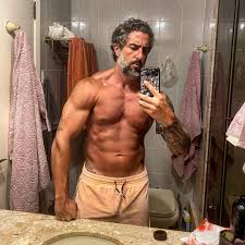 Marcos chaib mion ( são paulo, 20 de junho de 1979) é um apresentador de televisão, ator, dublador, empresário e escritor brasileiro, sócio da v.rom. Apos 11 Anos Marcos Mion Deixa A Record Zoeira Diario Do Nordeste