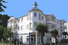 9:00 uhr bis 12.30 und 14:00 uhr bis 18:00 uhr mittwoch: Haus Volksbank Whg 11 Binz Rugen Rujana Ferienwohnungen