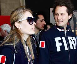 Ha iniziato la sua carriera lavorando con la società bottega veneta nel dipartimento creativo. John Elkann E Lavinia Borromeo Lungo Viaggio D Amore People