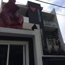 Fadli zon yang lahir di jakarta pada tanggal 1 juni 1971 namun dibesarkan di desa cisarua, bogor, merupakan putera pertama dari tiga bersaudara pasangan zon harjo (alm) dengan istrinya ellyda. Photos At Fadli Zon Library Tanah Abang 6 Tips From 99 Visitors