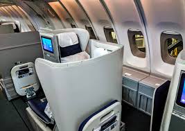 Best british airways world traveller seats on a boeing 747. Review British Airways Iconic 747 400 Club World Upper Deck