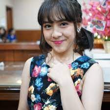 Adhisty zara sundari kusumawardhani atau yang dikenal sebagai adhisty zara atau zara jkt48 ini lahir di bandung, 21 juni 2003. Adhisty Zara On Twitter She Won All Game On Akbingo Pieless Queen