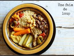 La préparation de la semoule est un vrai rituel, long et qui. On Se S Couscous Pour Le Week End 8 Recettes De Couscous Semoule Poulet Agneau Cuisine Tunisienne Cuisine Algerienne Cuisine Marocaine Cuisine Orientale Cuisine Du Monde