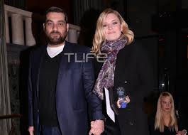 Γεννήθηκε το 1976 στην αθήνα ενώ πέρασε τα παιδικά της χρόνια στη θεσσαλονίκη. Elisabet Moytafh Manos Niflhs Bradia 8eatroy Gia Dyo