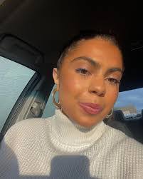 Sophia Parsa's Instagram, Twitter & Facebook