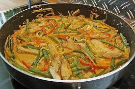Thailandische Wokpfanne Mit Kokosmilch Von Anghi Chefkoch Thai Gerichte Rezepte Kokosmilch Wokpfanne