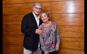 O artista também é padrasto de joão paulo e maria amélia, filhos que sua esposa teve no primeiro casamento. Oewmhy9xn0mhrm