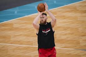 He played college basketball for washington state university before starting his professional career in europe. K4xdcjpvvbozim