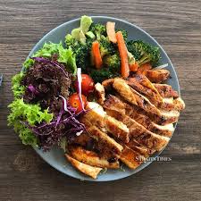 Whenever klang is mentioned, bet you only think of how far it is from kl city. Clean Eats That Pack A Punch